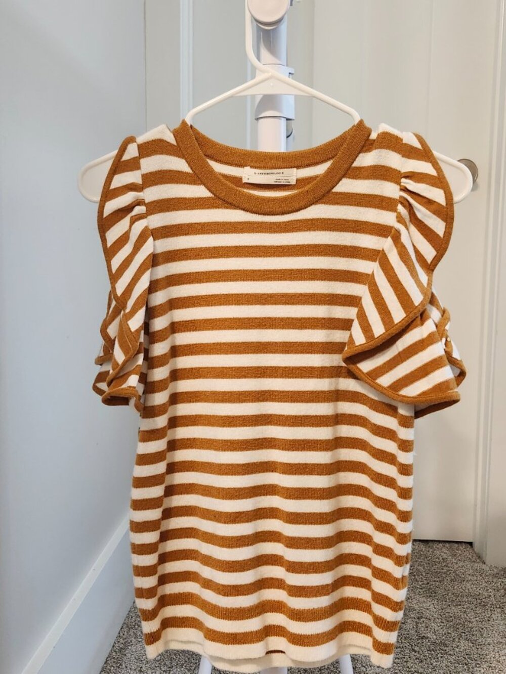 Brown & Cream Striped Ruffle‑Sleeve Knit Top – Women’s Size S – EUC